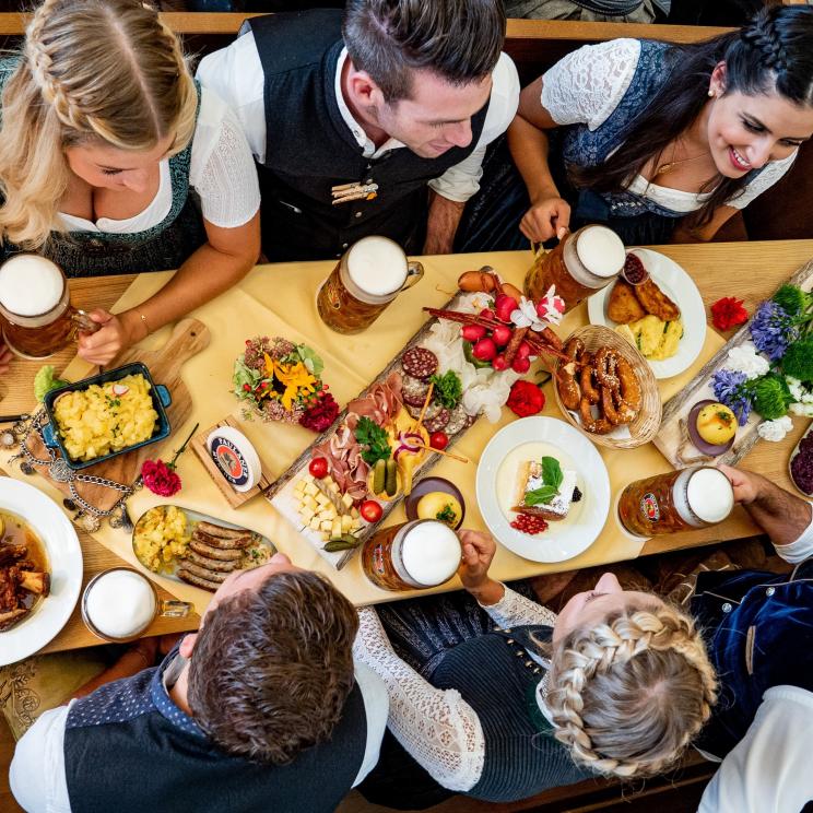 Reservierung . Paulaner Festzelt . Oktoberfest . Mnchen